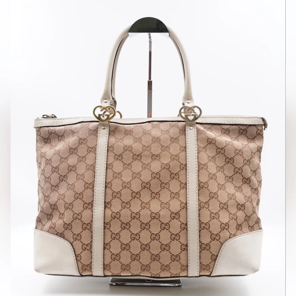 AC40❤️ GUCCI Monogram Heart Tote White